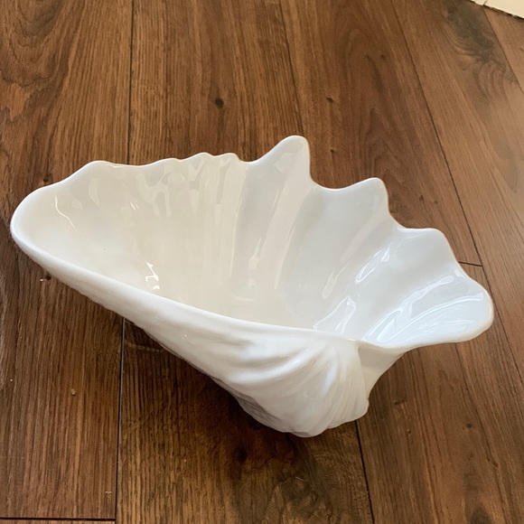 Other - Shell Ceramic Bowl